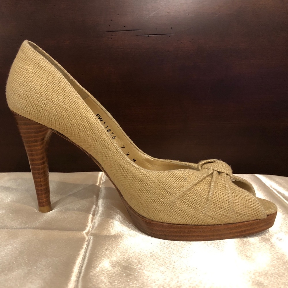 Stuart Weitzman Linen Peep Toe Pumps Size 7.5